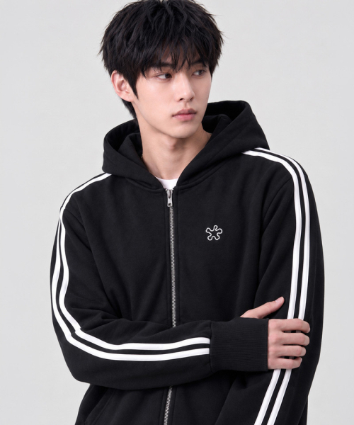 UNDEROFF（アンダーオフ）の「フィンガーホール クロップド トラックフード ジップアップ（パーカー・メンズ・ブラック・X-LARGE/LARGE/MEDIUM）」の2枚目の写真