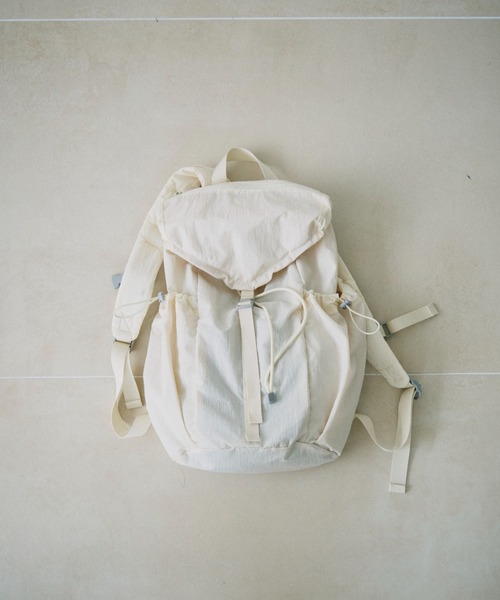 full/fill.(フルフィル)の「ripstop light backpack / リップストップライトバックパック(バックパック/リュック・レディース・ブラック/アイボリー・FREE)」の14枚目の写真