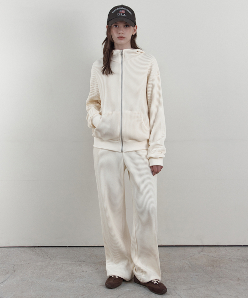WEDNESDAYOASISFORWOMEN(ウェンズデー オアシス フォー ウーマン)の「ワッフル ハイネック フード ジップアップ_CREAM(WB6OT14)(パーカー・レディース・クリーム・FREE)」の3枚目の写真