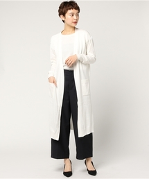 白いロングカーディガンが使える! 着こなしがブライトアップする大人