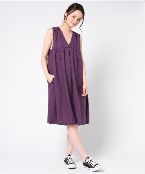 LBC（エルビーシー）の「ノースリVネックワンピース          （ワンピース・レディース・オフホワイト/グリーン/パープル・MEDIUM/LARGE）」の3枚目の写真