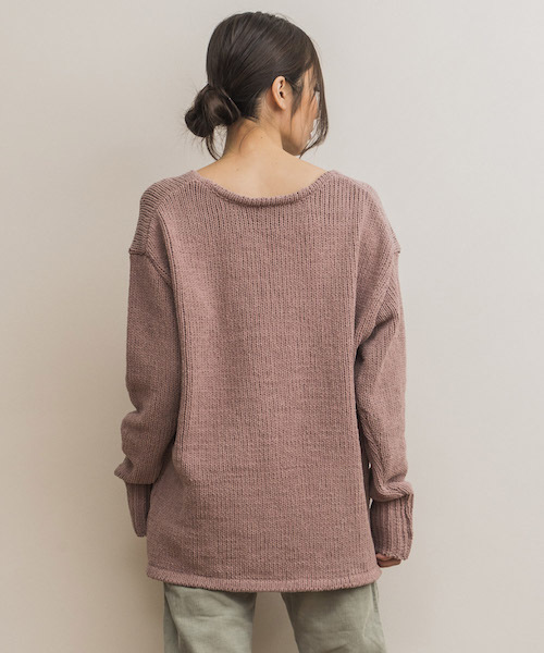 STYLEDOOR（スタイルドア）の「モールファーVネックニットトップス（ニット/セーター・レディース・ライトグレー/ベビーピンク/ブルー/ネイビー・FREE）」の16枚目の写真
