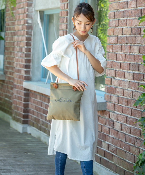Edit Sheen(エディットシーン)の「スリムキャンバスロゴトートバッグ(トートバッグ・レディース・ホワイト/ベージュ/ネイビー/カーキ・FREE)」の11枚目の写真