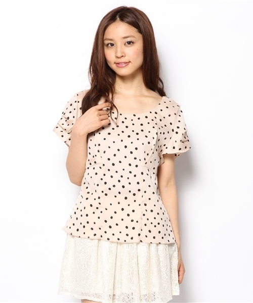 Soareak(ソアリーク)の「ソデタックバックリボンプルオーバー(シャツ/ブラウス・レディース・ブルー/ネイビー/ベージュ/ホワイト・SMALL)」の2枚目の写真