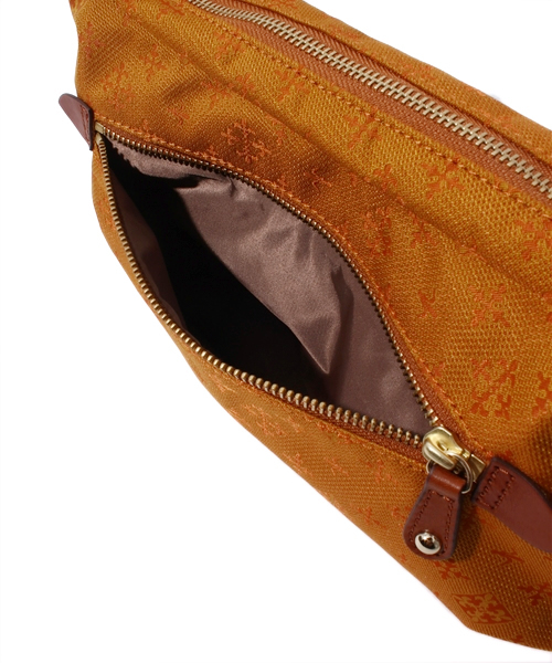 russet(ラシット)の「ヘビーツイルクラシカルショルダーバッグ【basic】(ショルダーバッグ・レディース・イエロー/ダークブラウン/チャコールグレー/ボルドー・FREE)」の8枚目の写真