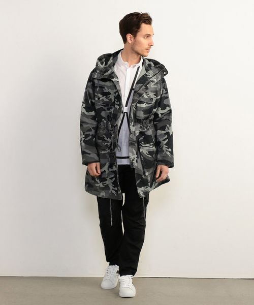 ARMANI EXCHANGE(アルマーニエクスチェンジ)の「【A|Xアルマーニ エクスチェンジ】カモフラージュ柄 モッズコート(モッズコート・メンズ・カモフラージュ/グレー系カモフラージュ・SMALL/MEDIUM/LARGE/X-LARGE/X-SMALL)」の18枚目の写真