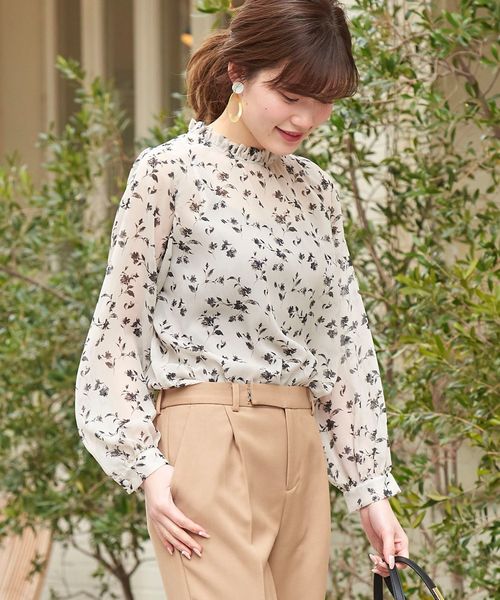 【ZOZO限定価格】スタンドフリルカラーフラワーブラウス 【ZOZO限定価格】スタンドフリルカラーフラワーブラウス