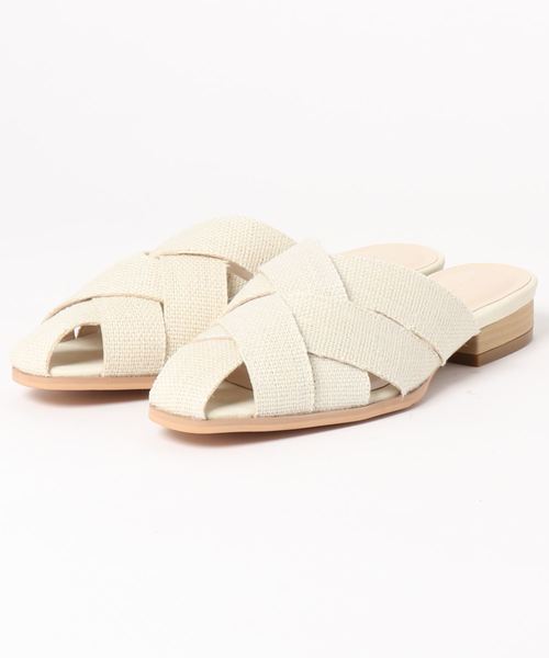 KOBE LETTUCE(コウベレタス)の「スクエアトゥクロスベルト甲深フラットバブーシュサンダル(サンダル・レディース・ブラック/ホワイト系その他/ブラウン系その他/グレイッシュベージュ・LL/S/M/L)」の7枚目の写真