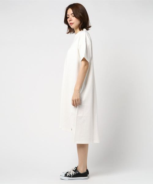 MILKFED.（ミルクフェド）の「ELLIE LOGO TEE DRESS（ワンピース・レディース・ネイビー/ホワイト/ブラック/チャコールグレー/ベージュ・ONE SIZE）」の6枚目の写真