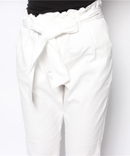 one after another NICE CLAUP（ワンアフターアナザーナイスクラップ）の「【ナイスクラップ】りぼんつきテーパード（スラックス・レディース・オフホワイト/ワンウォッシュ/ドット・FREE）」の9枚目の写真