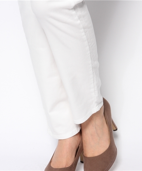 one after another NICE CLAUP（ワンアフターアナザーナイスクラップ）の「【ナイスクラップ】りぼんつきテーパード（スラックス・レディース・オフホワイト/ワンウォッシュ/ドット・FREE）」の6枚目の写真