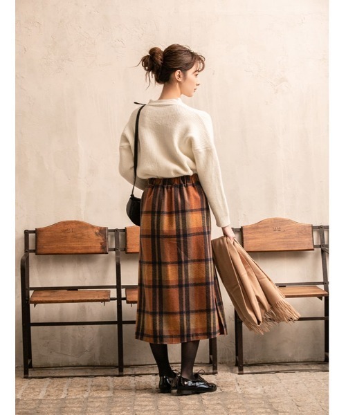 fifth（フィフス）の「クルーネックドロップショルダーニット（ニット/セーター・レディース・ホワイト/ラベンダー・MEDIUM）」の4枚目の写真