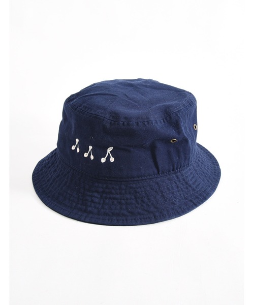 POU DOU DOU（プードゥドゥ）の「チェリー刺繍バケットハット（ハット・レディース・ホワイト/ベージュ/ネイビー・8）」の3枚目の写真