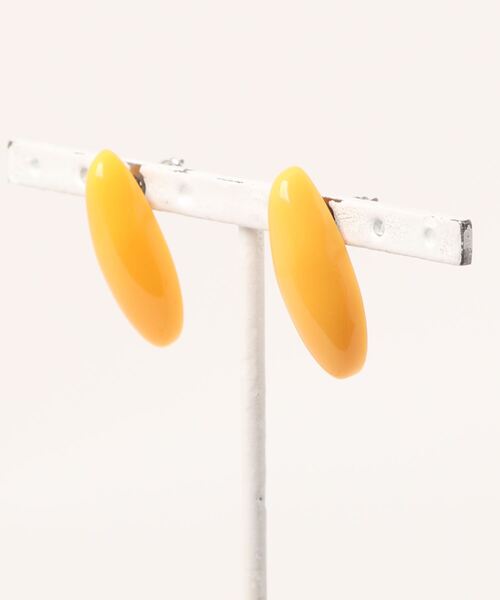 tone（トーン）の「【Caramel late】変形ピアス（ピアス（両耳用）・レディース・イエロー/グリーン/パープル/ブルー/ホワイト/オレンジ・FREE）」の6枚目の写真