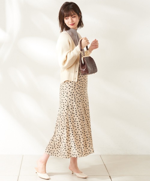 natural couture(ナチュラルクチュール)の「もちもちリブ金釦カーディガン(カーディガン/ボレロ・レディース・オフホワイト/ベージュ/ミント/ラベンダー/オレンジ・FREE)」の14枚目の写真
