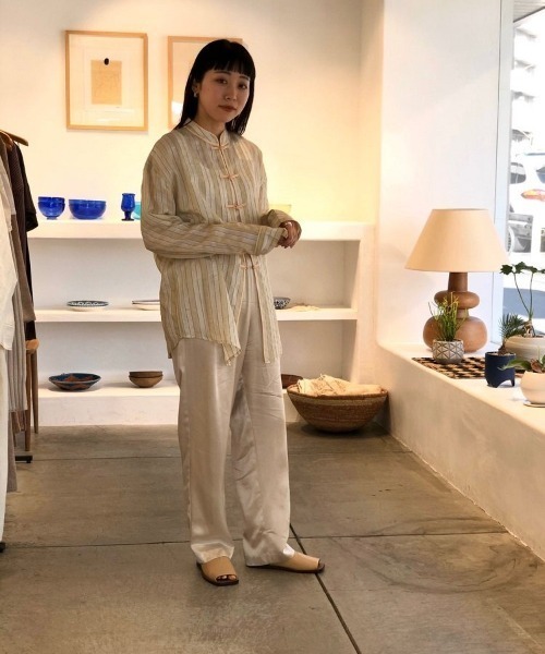 TODAYFUL（トゥデイフル）の「シルクストライプシャツ（シャツ/ブラウス・レディース・クリーム・FREE）」の6枚目の写真