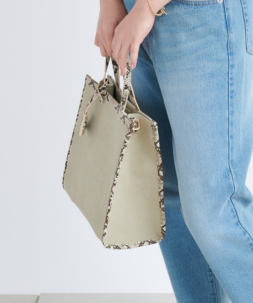 DouDou（ドゥドゥ）の「コンビスクエアトート（ショルダーバッグ・レディース・ライトグレー/ベージュ/キャメル・FREE）」の16枚目の写真