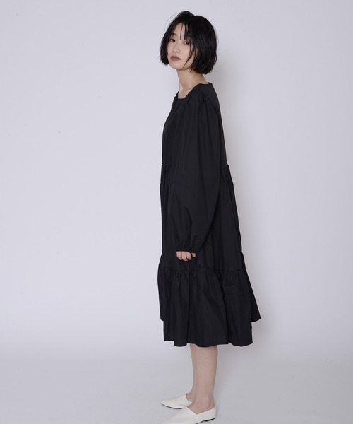 ECRIRE(エクリール)の「スクエアカットロングワンピース(ワンピース・レディース・ブラック/オフホワイト・フリー)」の12枚目の写真