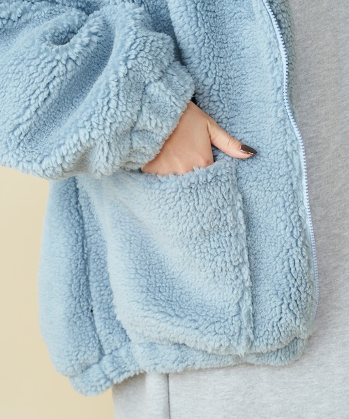 MIIA（ミーア）の「【ZOZO限定】ボアパーカージャケット（ブルゾン・レディース・ブラック/オフホワイト/ブルー/モカ・FREE）」の20枚目の写真