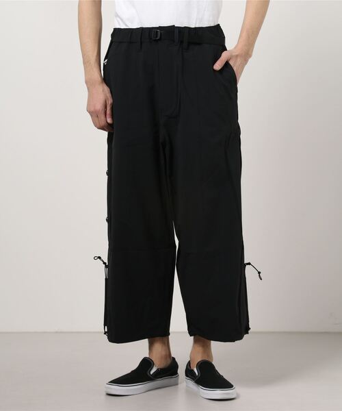 POLIQUANT（ポリクアント）の「【POLIQUANT】THE CHANGING WIDTH ADJUSTABLE TROUSER（その他パンツ・メンズ・ダークグリーン/ブラック・1）」の2枚目の写真