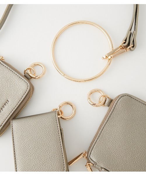 rienda（リエンダ）の「フェイクレザ―サークルリングバッグ（ショルダーバッグ・レディース・アイボリー/ブラック/シルバー・FREE）」の7枚目の写真