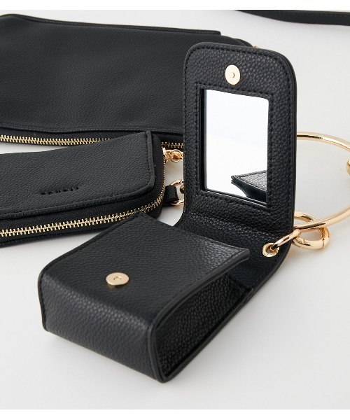 rienda（リエンダ）の「フェイクレザ―サークルリングバッグ（ショルダーバッグ・レディース・アイボリー/ブラック/シルバー・FREE）」の11枚目の写真