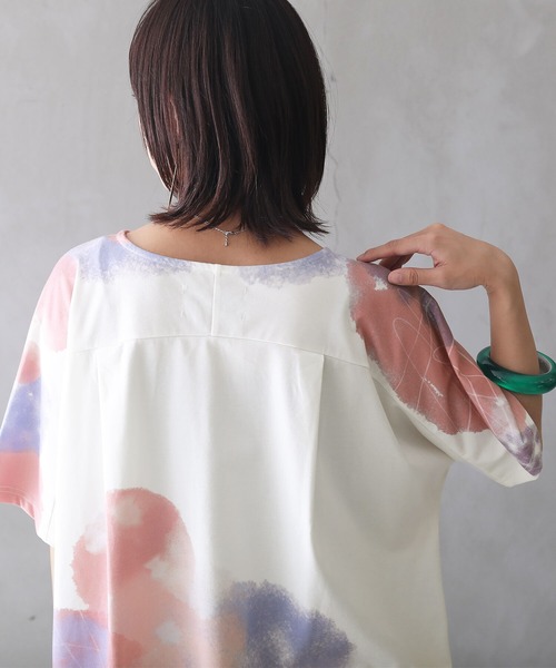 osharewalker（オシャレウォーカー）の「『水彩プリントドルマンTシャツ』（Tシャツ/カットソー・レディース・イエロー/ラベンダー・FREE）」の13枚目の写真