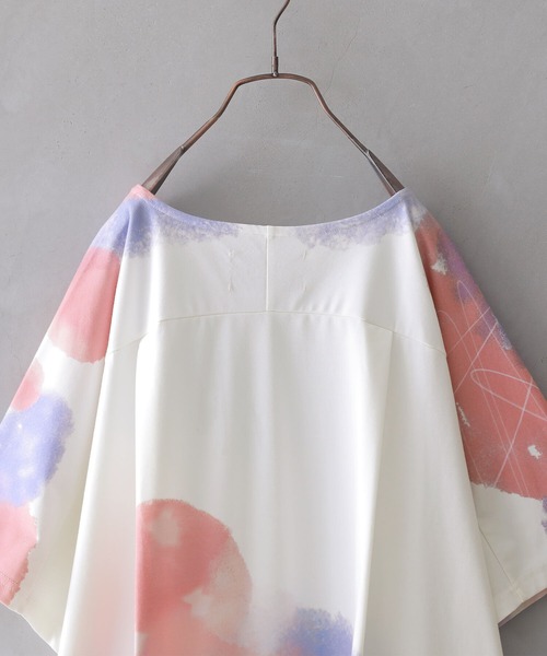 osharewalker（オシャレウォーカー）の「『水彩プリントドルマンTシャツ』（Tシャツ/カットソー・レディース・イエロー/ラベンダー・FREE）」の4枚目の写真