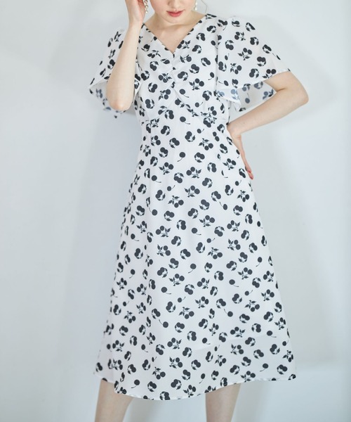 ワンピース Tocco ワンピース ドレスcloset トッコ クローゼット のファッション 胸元ギャザーフレアスリーブチェリープリントワンピース ワンピース Tocco