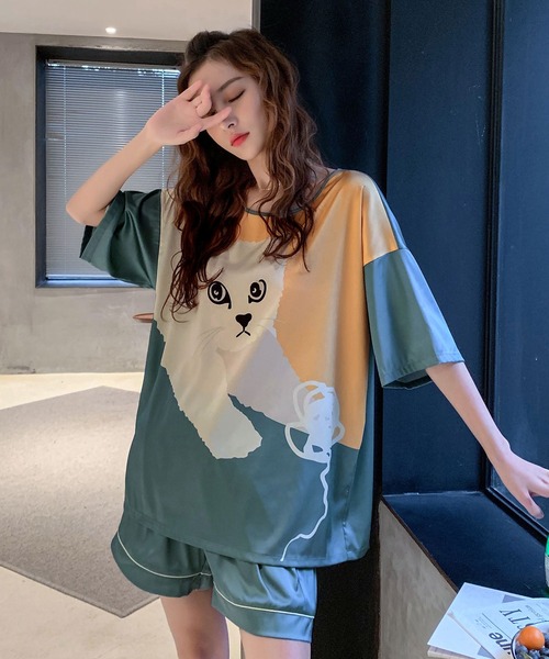 OSYAREVO(オシャレボ)の「キャットプリント ビッグT セットルームウェア(ルームウェア/パジャマ・レディース・グリーン・ONESIZE)」の4枚目の写真
