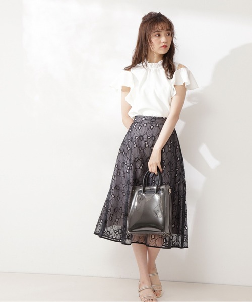 PROPORTION BODY DRESSING（プロポーションボディドレッシング）の「オープンショルダー２ｗａｙブラウス / 1211110513（シャツ/ブラウス・レディース・ダークグレー/ホワイト系その他/ボルドー・SMALL/MEDIUM）」の4枚目の写真