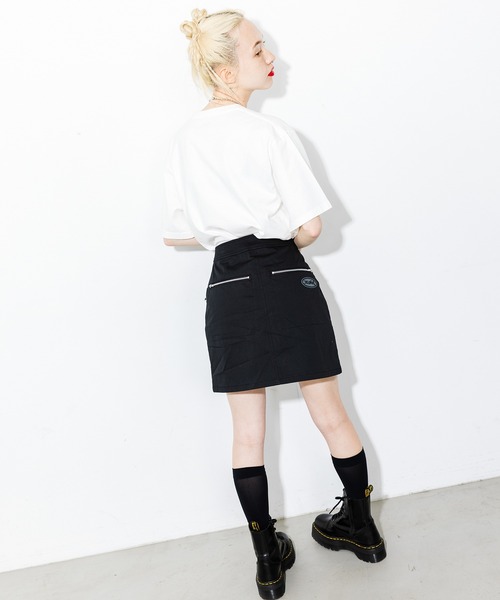 X-girl（エックスガール）の「GLITTER MILLS LOGO S/S TEE（Tシャツ/カットソー・レディース・ホワイト/ブラック/ピンク・M/S/L/XS）」の10枚目の写真