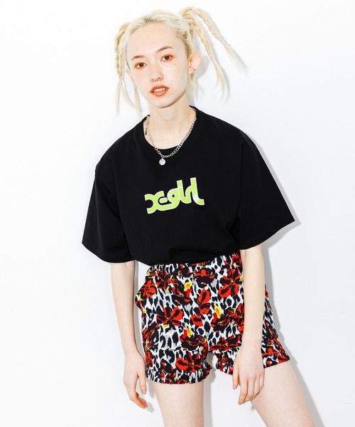X-girl（エックスガール）の「GLITTER MILLS LOGO S/S TEE（Tシャツ/カットソー・レディース・ホワイト/ブラック/ピンク・M/S/L/XS）」の13枚目の写真