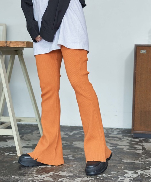 WEGO(ウィゴー)の「WEGO/カットオフリブフレアパンツ(スラックス・レディース・ブラック/オレンジ・SMALL/MEDIUM)」の7枚目の写真