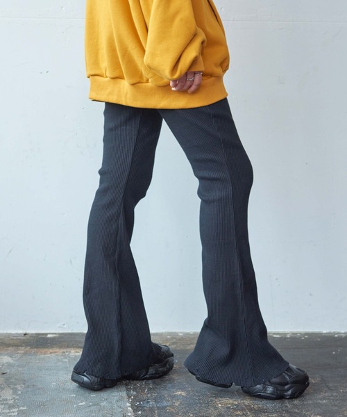 WEGO(ウィゴー)の「WEGO/カットオフリブフレアパンツ(スラックス・レディース・ブラック/オレンジ・SMALL/MEDIUM)」の12枚目の写真