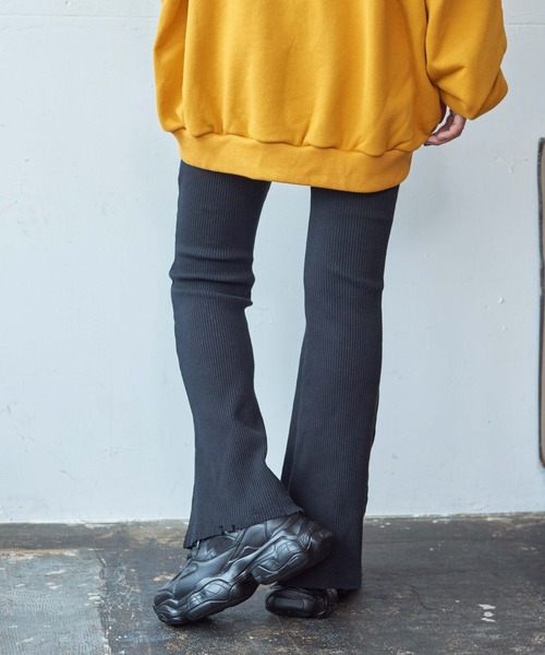 WEGO(ウィゴー)の「WEGO/カットオフリブフレアパンツ(スラックス・レディース・ブラック/オレンジ・SMALL/MEDIUM)」の13枚目の写真