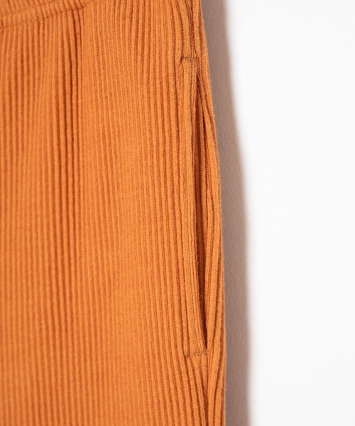 WEGO(ウィゴー)の「WEGO/カットオフリブフレアパンツ(スラックス・レディース・ブラック/オレンジ・SMALL/MEDIUM)」の17枚目の写真