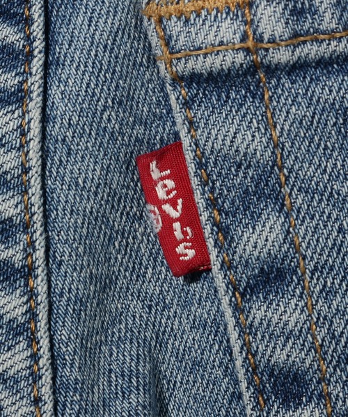 Levi's（リーバイス）の「HIGH WAISTED CROP フレア NIP AT THE BUD（デニムパンツ・レディース・ライトインディゴブルー・28inch/24inch/23inch/27inch/26inch/30inch/25inch）」の6枚目の写真
