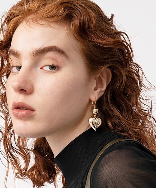 Casselini(キャセリーニ)の「Casselini(キャセリーニ)ビッグハートピアス(ピアス(両耳用)・レディース・ブラック/シルバー/ゴールド・FREE)」の8枚目の写真