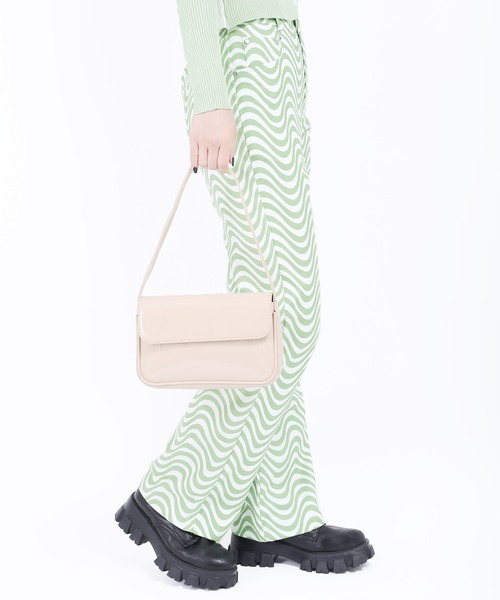 WC（ダブル シー）の「エナメルワンハンドルバッグ（ハンドバッグ・レディース・ブラック/ベージュ・FREE）」の10枚目の写真