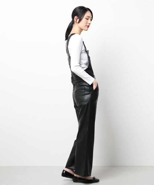 SLOBE IENA（スローブイエナ）の「【Wrangler/ラングラー】 SYNTHETIC LEATHER FLARE オーバーオール◆（サロペット/オーバーオール・レディース・ブラック・FREE）」の5枚目の写真