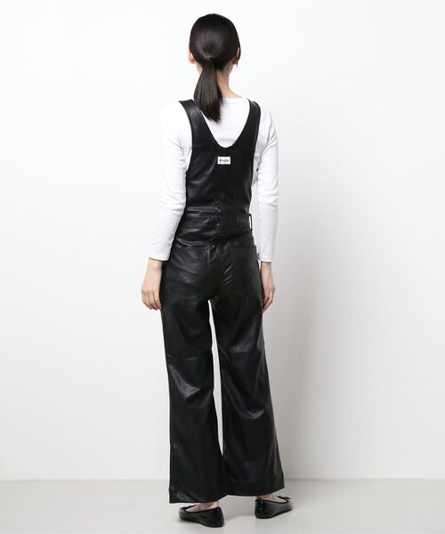SLOBE IENA（スローブイエナ）の「【Wrangler/ラングラー】 SYNTHETIC LEATHER FLARE オーバーオール◆（サロペット/オーバーオール・レディース・ブラック・FREE）」の6枚目の写真