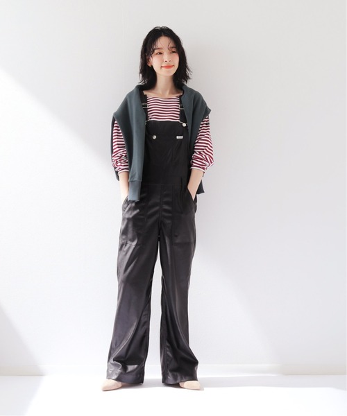 SLOBE IENA（スローブイエナ）の「【Wrangler/ラングラー】 SYNTHETIC LEATHER FLARE オーバーオール◆（サロペット/オーバーオール・レディース・ブラック・FREE）」の3枚目の写真