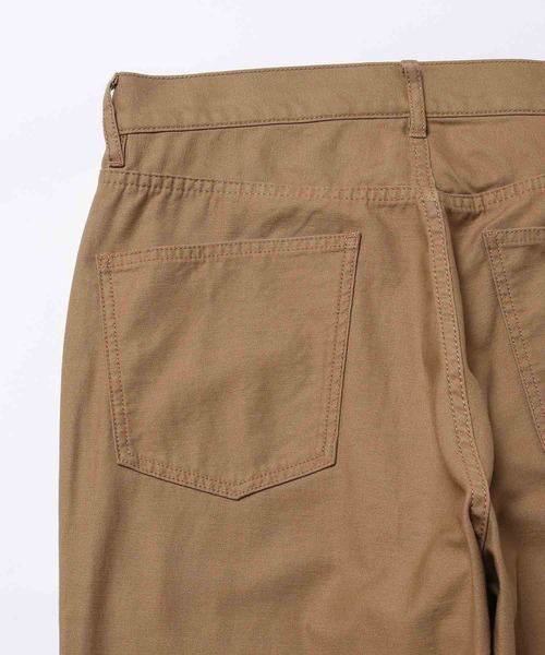 ADAM ET ROPE'（アダムエロペ）の「バックサテン セミフレアパンツ（チノパンツ・メンズ・イエロー系その他3/カーキ・L/M）」の7枚目の写真