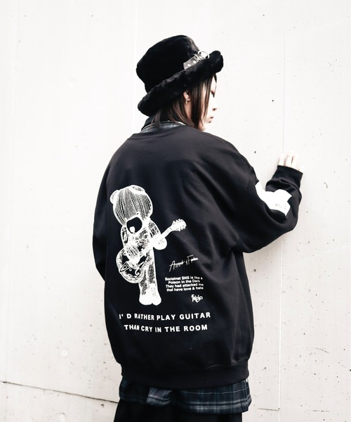 rovtski（ロフトスキー）の「AFYF GILDAN BODYDARK BEAR CREW SWEAT/ビッグシルエット ギルダンボディ ダークベアー クルーネックスウェット/トレーナー（スウェット・メンズ・ブラック系その他5/パープル系その他/ブラック系その他3/ブラック系その他2/ブラック系その他/マルーン/ブルー系その他/グリーン系その他/ホワイト系その他/ホワイト系その他2/ブラック系その他6/ホワイト系その他3/ブラック系その他7/ホワイト系その他4・FREE）」の5枚目の写真