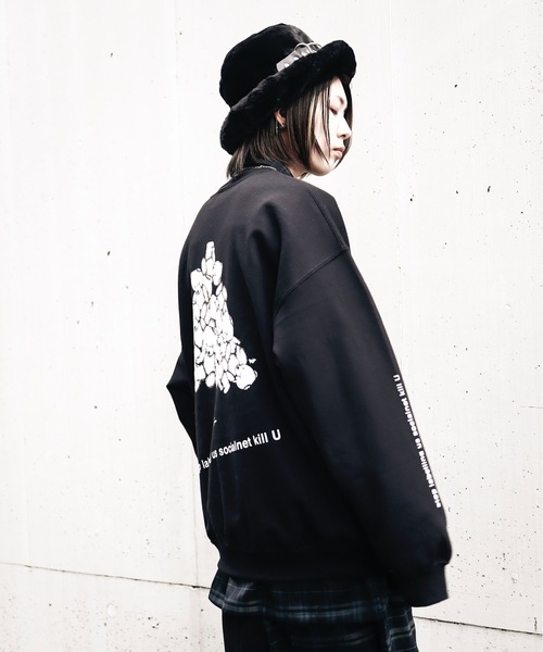 rovtski（ロフトスキー）の「AFYF GILDAN BODYDARK BEAR CREW SWEAT/ビッグシルエット ギルダンボディ ダークベアー クルーネックスウェット/トレーナー（スウェット・メンズ・ブラック系その他5/パープル系その他/ブラック系その他3/ブラック系その他2/ブラック系その他/マルーン/ブルー系その他/グリーン系その他/ホワイト系その他/ホワイト系その他2/ブラック系その他6/ホワイト系その他3/ブラック系その他7/ホワイト系その他4・FREE）」の6枚目の写真