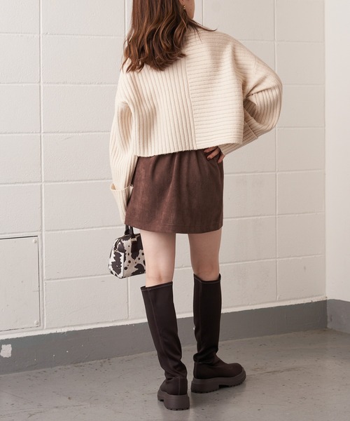 Chico（チコ）の「【新色追加】ショート丈ボトルネックワイドリブニット（ニット/セーター・レディース・アイボリー/ブラック/グレイッシュベージュ/ブラウン/ブラウン系その他2/ブラック系その他2/ライトブルー・FREE）」の10枚目の写真