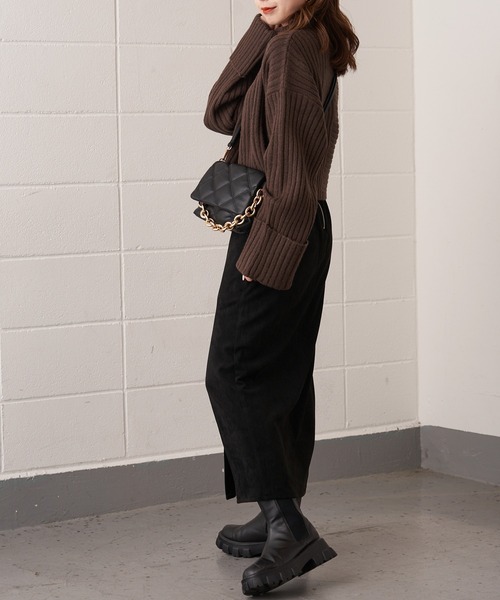 Chico（チコ）の「【新色追加】ショート丈ボトルネックワイドリブニット（ニット/セーター・レディース・アイボリー/ブラック/グレイッシュベージュ/ブラウン/ブラウン系その他2/ブラック系その他2/ライトブルー・FREE）」の21枚目の写真