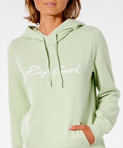 rip curl(リップカール)の「【RIPCURL / リップカール】SCRIPT STANDARD レディースフーディー ロゴスウェットパーカー(パーカー・レディース・セージグリーン/コーラル・SMALL/MEDIUM/LARGE)」の5枚目の写真
