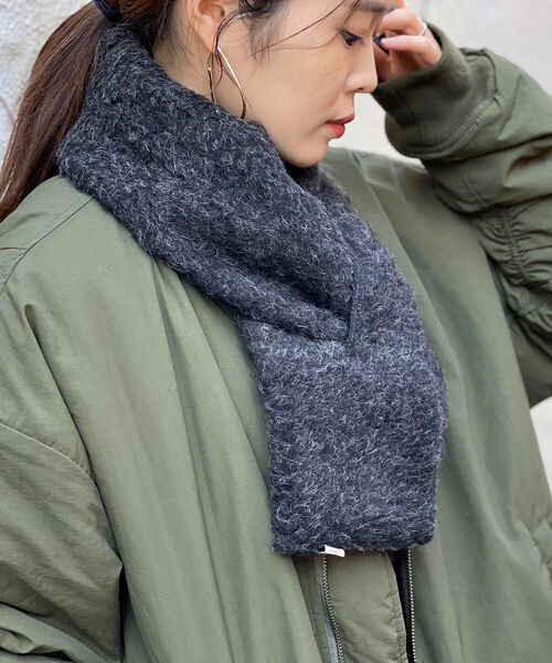 COLD BREAKER(コールドブレーカー)の「【COLDBREAKER/コールドブレーカー】Tubular Scarf 差し込みマフラー(マフラー・メンズ・ベージュ/チャコールグレー/ダークブラウン・FREE)」の2枚目の写真